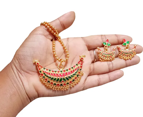 Assamese_Traditional_Gold_Plated_Red_Green_Colour_Joonbiri_Chain_Jewellery_Set_For_Women